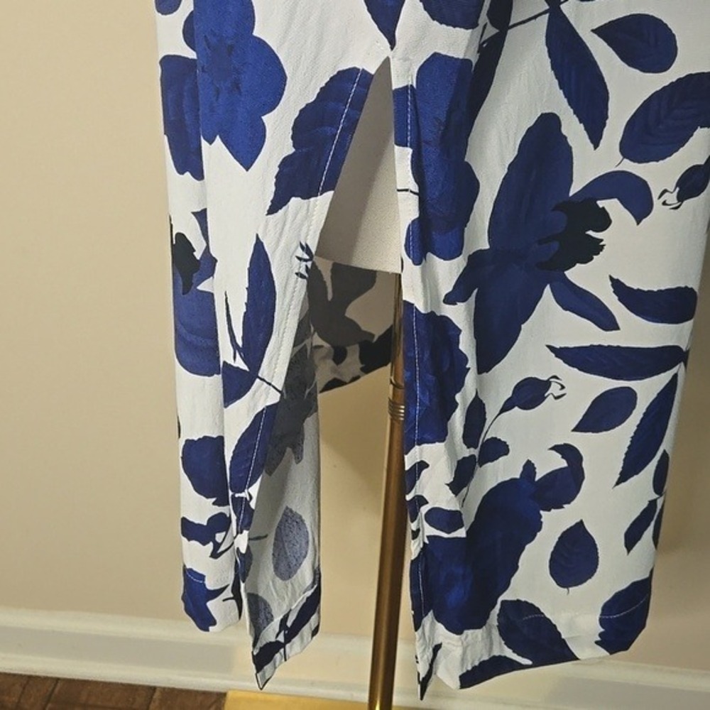 Cabi Floral Blue & White Lightweight Shrug – M/L, Open‎ Front Layer - Picture 4 of 7